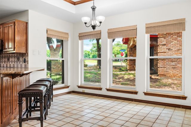 4203 Oak Springs Drive, Arlington, TX 76016