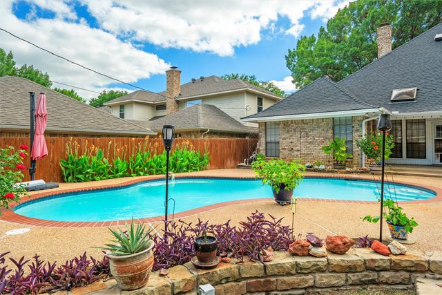 4203 Oak Springs Drive, Arlington, TX 76016