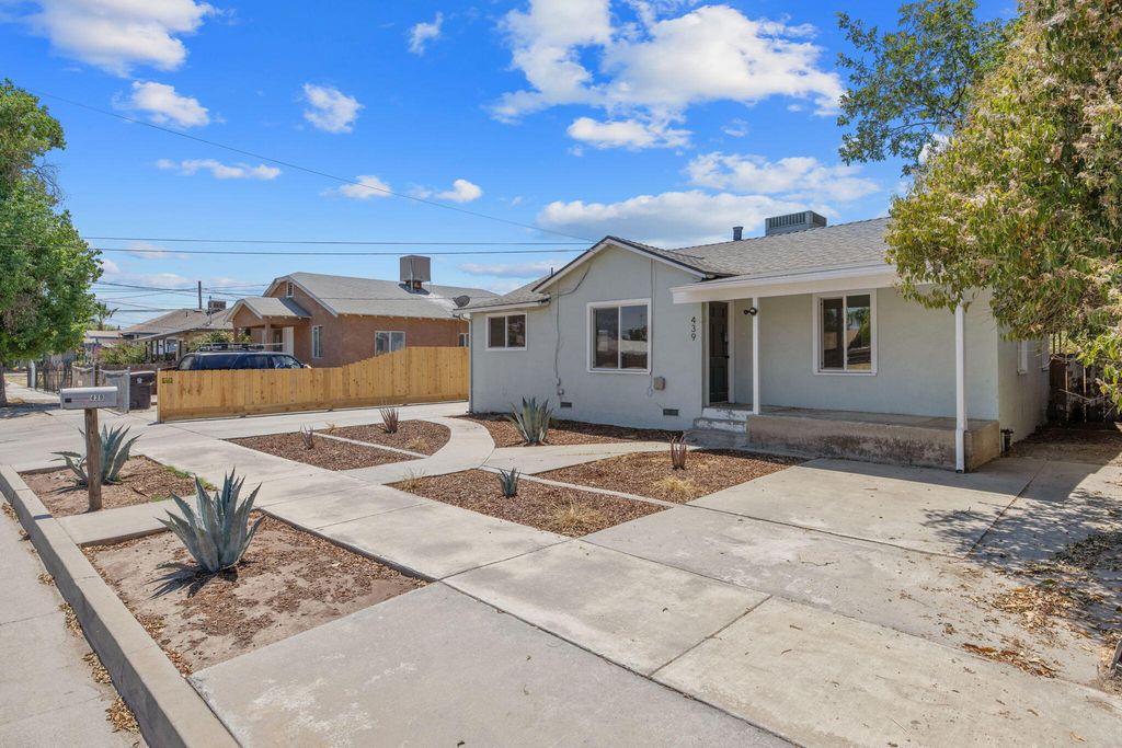 439 S D Street, Tulare, CA 93274
