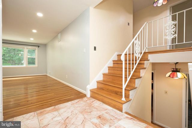 11506 KAREN DR, Rockville, MD 20854
