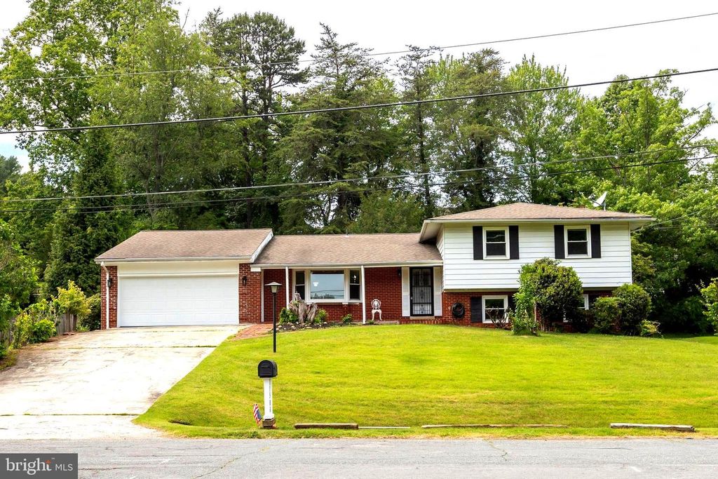 11506 KAREN DR, Rockville, MD 20854