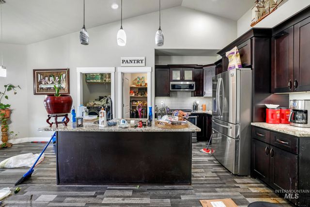 1433 Kenyon Road, Twin Falls, ID 83301