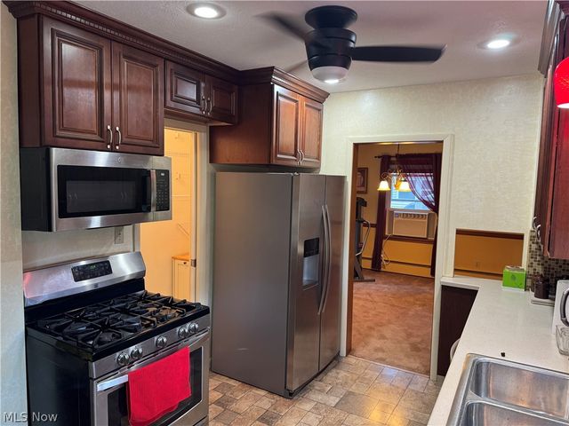 410 Louisiana Avenue, Elyria, OH 44035