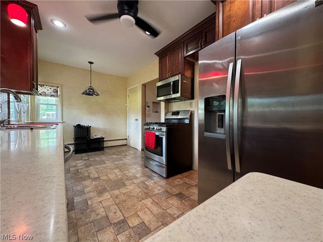 410 Louisiana Avenue, Elyria, OH 44035