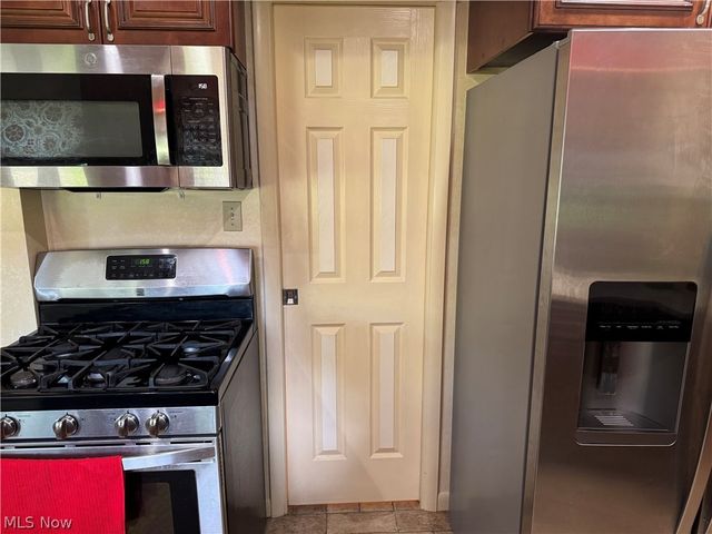 410 Louisiana Avenue, Elyria, OH 44035