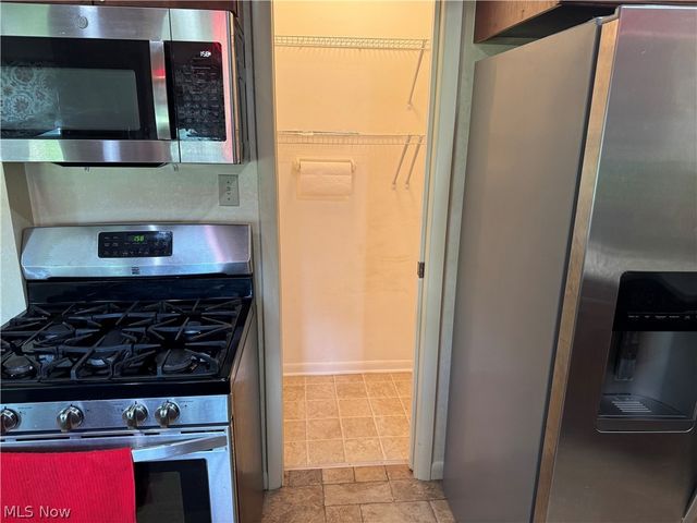 410 Louisiana Avenue, Elyria, OH 44035
