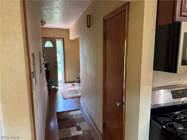 410 Louisiana Avenue, Elyria, OH 44035