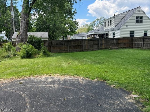 410 Louisiana Avenue, Elyria, OH 44035
