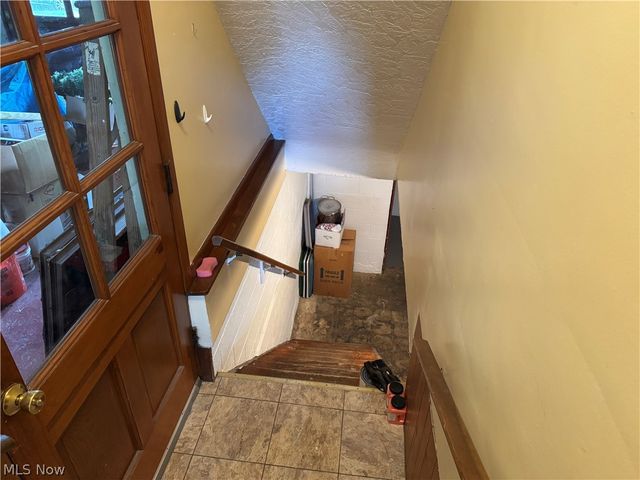410 Louisiana Avenue, Elyria, OH 44035