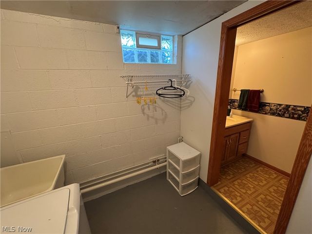 410 Louisiana Avenue, Elyria, OH 44035