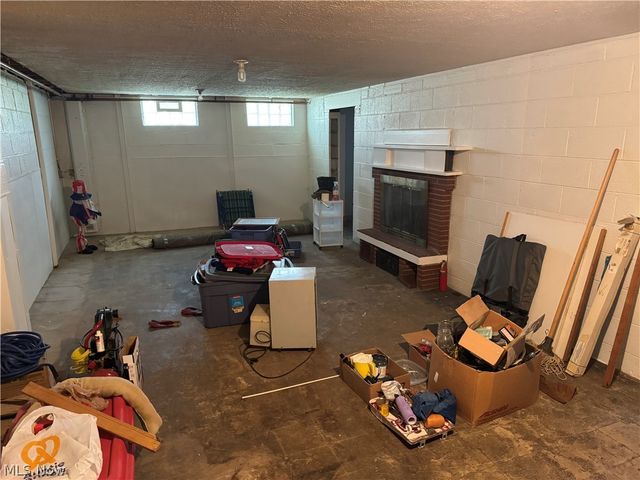 410 Louisiana Avenue, Elyria, OH 44035