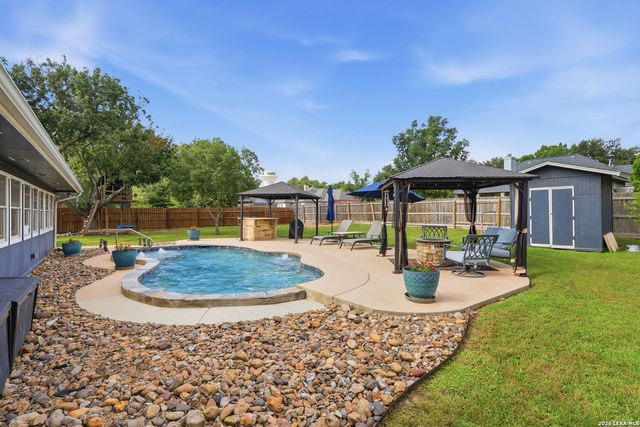 1250 HOLLYHOCK LN, New Braunfels, TX 78130