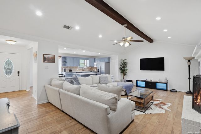 1250 HOLLYHOCK LN, New Braunfels, TX 78130