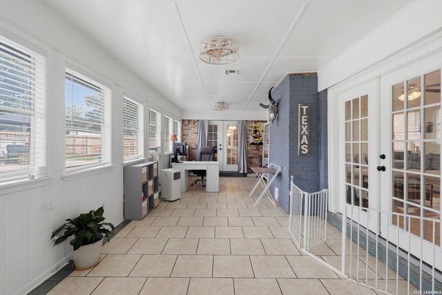 1250 HOLLYHOCK LN, New Braunfels, TX 78130