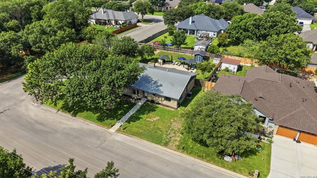 1250 HOLLYHOCK LN, New Braunfels, TX 78130