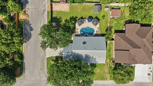1250 HOLLYHOCK LN, New Braunfels, TX 78130