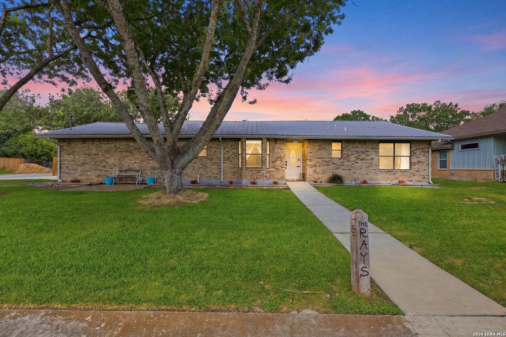 1250 HOLLYHOCK LN, New Braunfels, TX 78130