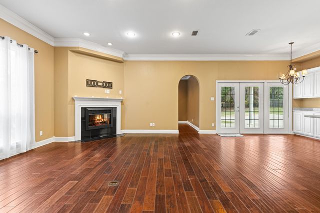 106 Pine Island Dr, Marshall, TX 75672