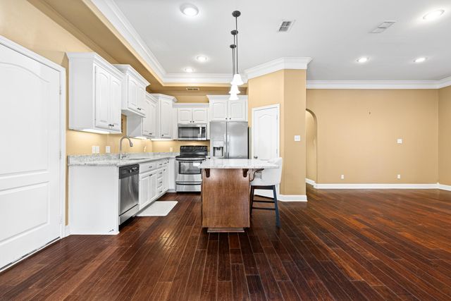 106 Pine Island Dr, Marshall, TX 75672