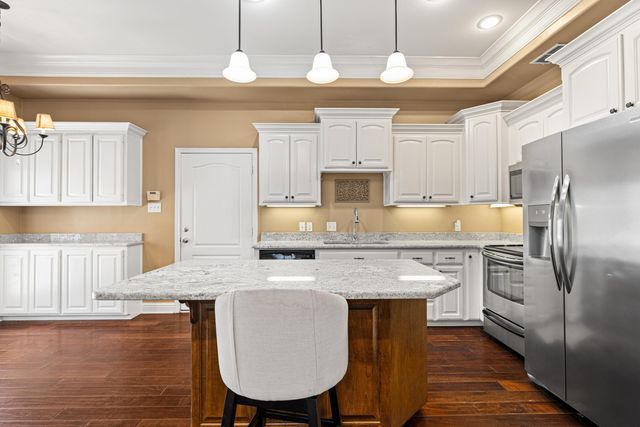 106 Pine Island Dr, Marshall, TX 75672