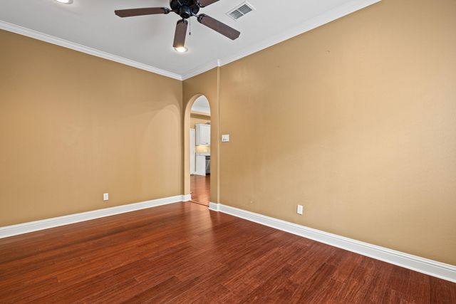 106 Pine Island Dr, Marshall, TX 75672