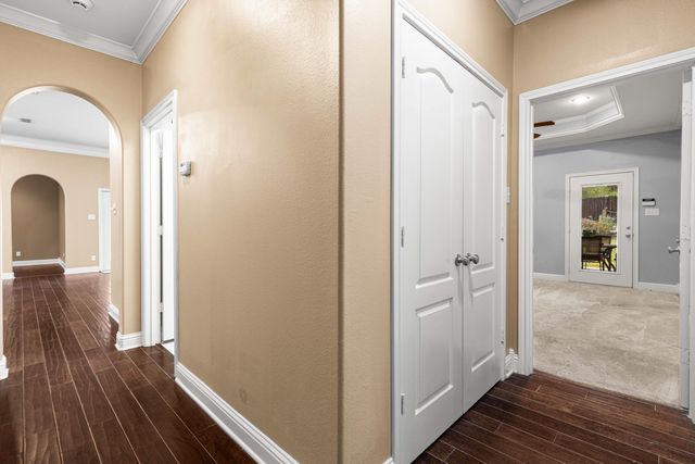 106 Pine Island Dr, Marshall, TX 75672