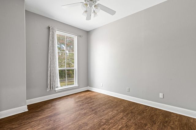 106 Pine Island Dr, Marshall, TX 75672