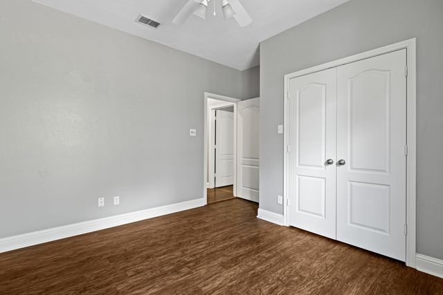 106 Pine Island Dr, Marshall, TX 75672