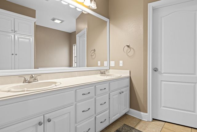 106 Pine Island Dr, Marshall, TX 75672