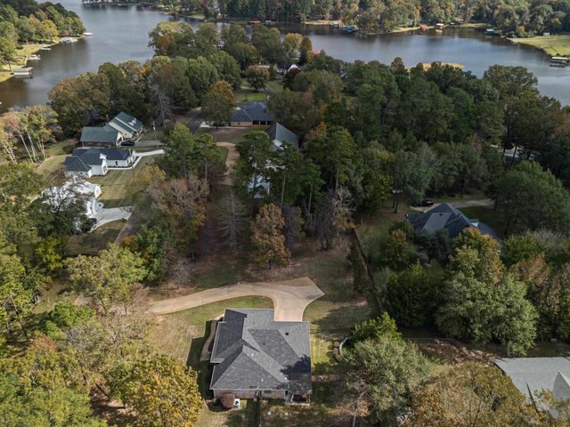 106 Pine Island Dr, Marshall, TX 75672