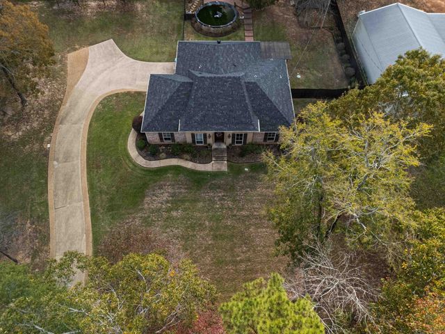 106 Pine Island Dr, Marshall, TX 75672