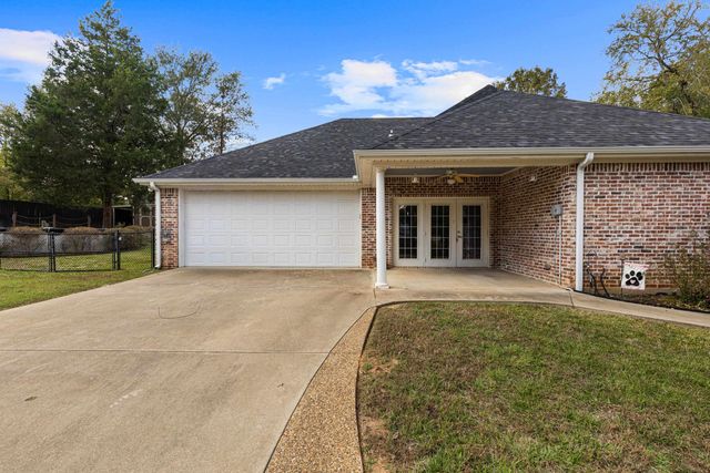 106 Pine Island Dr, Marshall, TX 75672