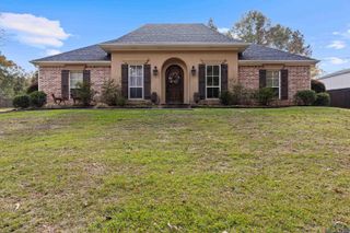 106 Pine Island Dr, Marshall, TX 75672