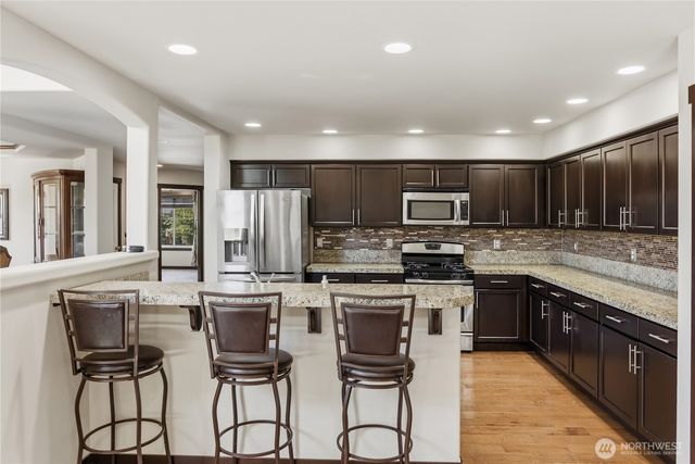 301 Barry Loop, Mount Vernon, WA 98274