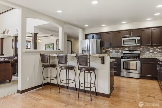 301 Barry Loop, Mount Vernon, WA 98274