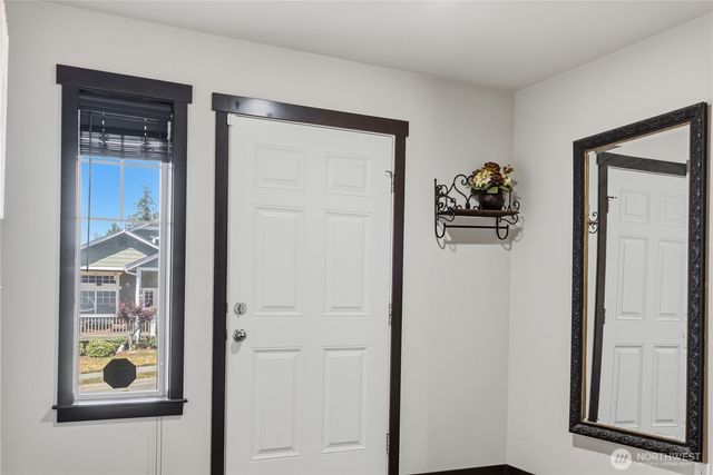 301 Barry Loop, Mount Vernon, WA 98274