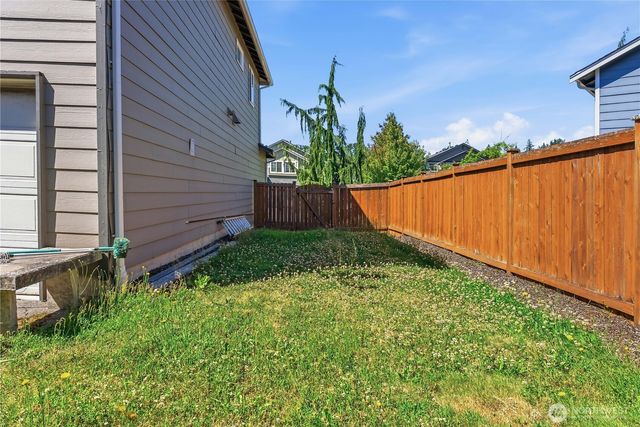 301 Barry Loop, Mount Vernon, WA 98274