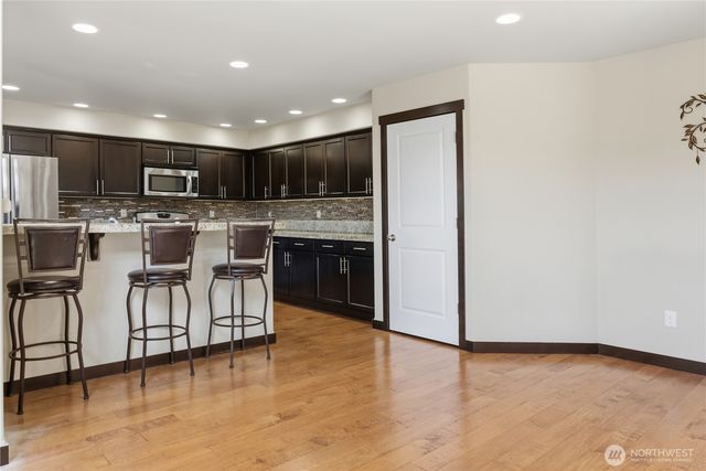 301 Barry Loop, Mount Vernon, WA 98274