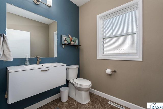 3037 Bluestem Trail, Mankato, MN 56001