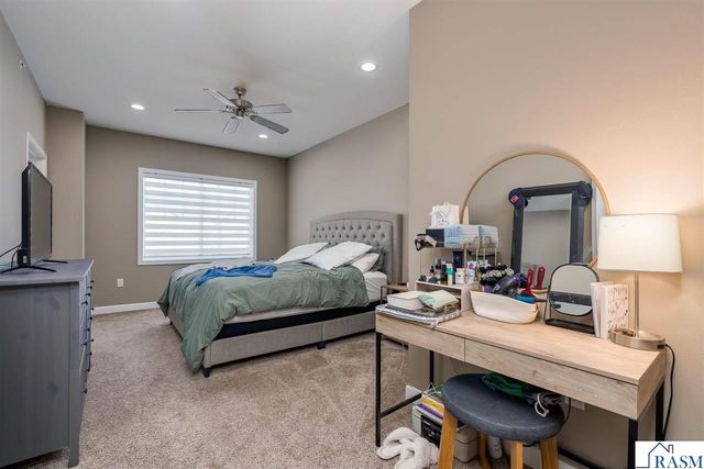 3037 Bluestem Trail, Mankato, MN 56001