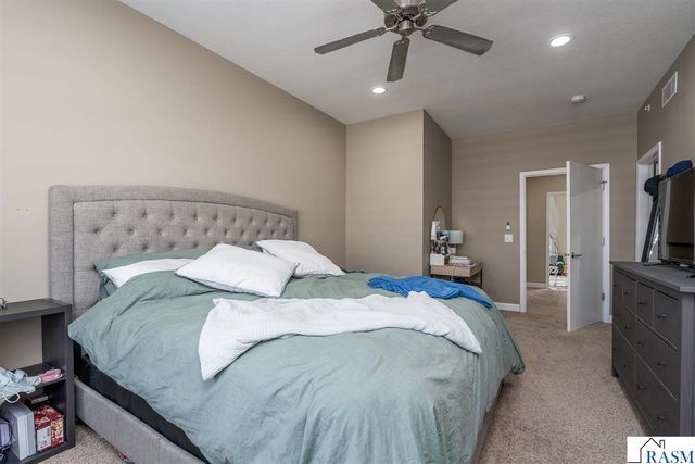 3037 Bluestem Trail, Mankato, MN 56001