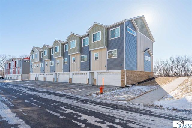 3037 Bluestem Trail, Mankato, MN 56001