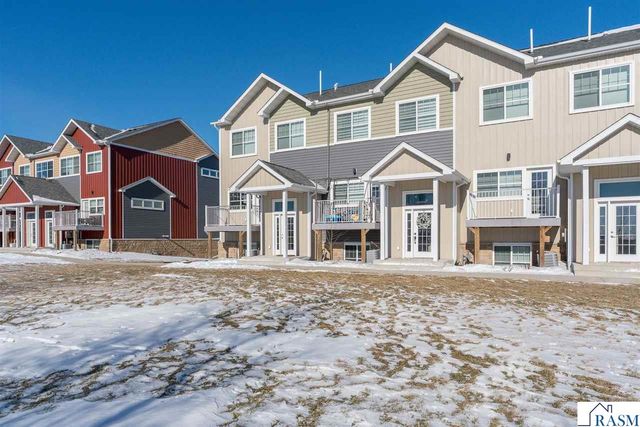 3037 Bluestem Trail, Mankato, MN 56001