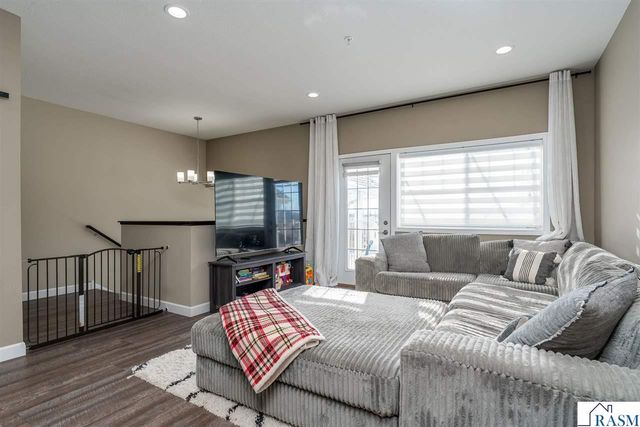 3037 Bluestem Trail, Mankato, MN 56001