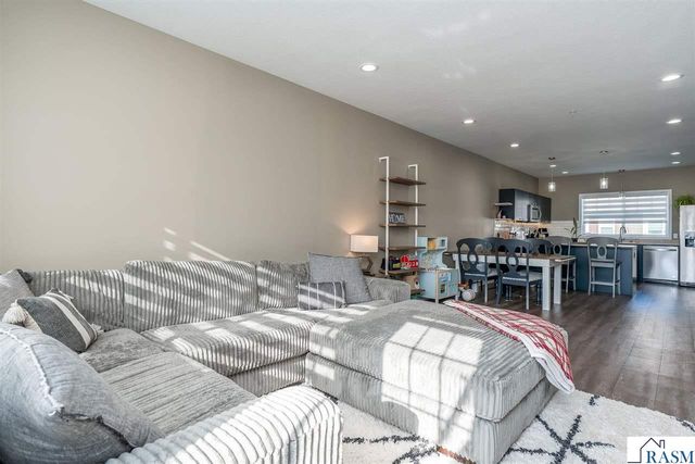 3037 Bluestem Trail, Mankato, MN 56001