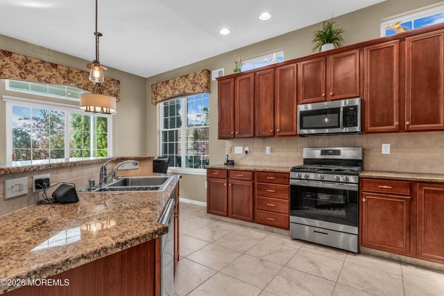 63 Turnberry Drive, Monroe, NJ 08831