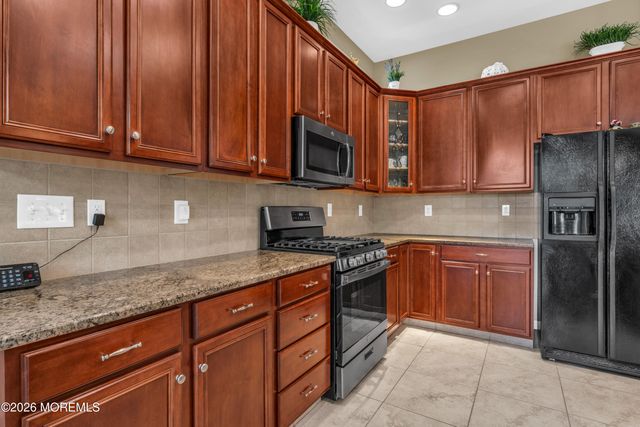 63 Turnberry Drive, Monroe, NJ 08831