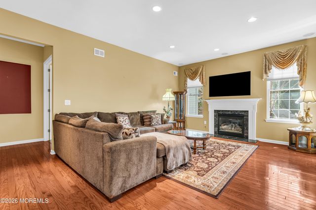 63 Turnberry Drive, Monroe, NJ 08831