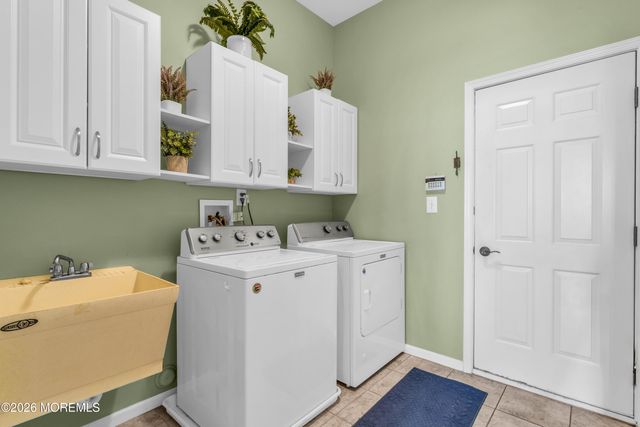 63 Turnberry Drive, Monroe, NJ 08831