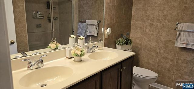 410 Howe Avenue 16, Passaic, NJ 07055